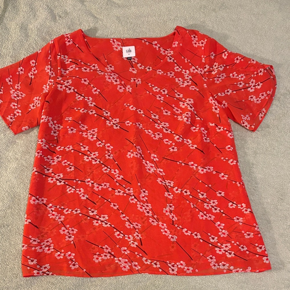 CAbi Cherry Blossom Orangeish Red Short Sleeve Top size M